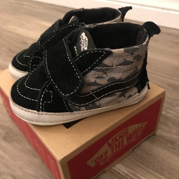 VANS Infant Reef Sharks SK8-HI Crib Shoes - Picture 3 of 8